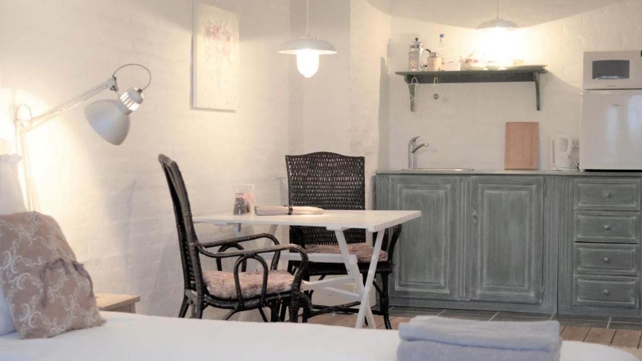 Store Ejlstrup Bed & Breakfast Odense Exterior foto