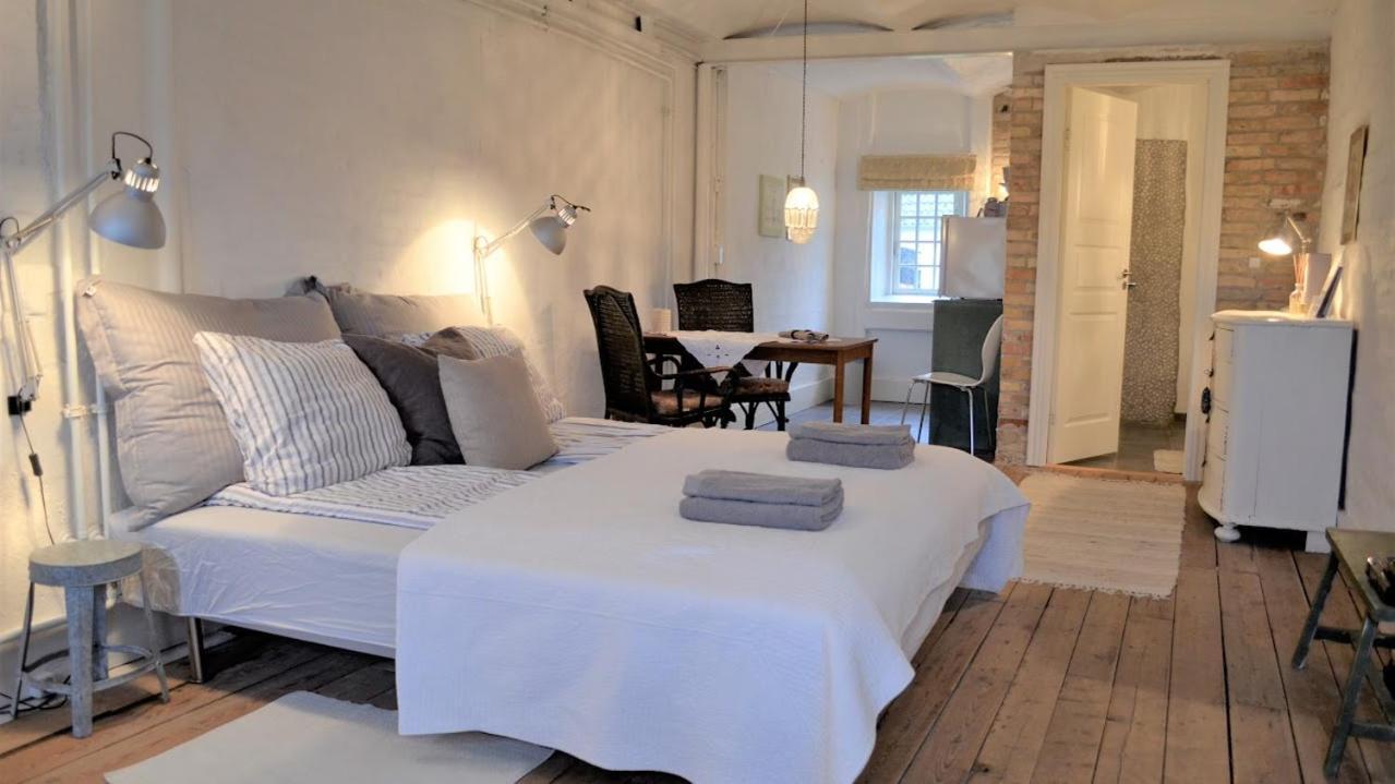 Store Ejlstrup Bed & Breakfast Odense Exterior foto